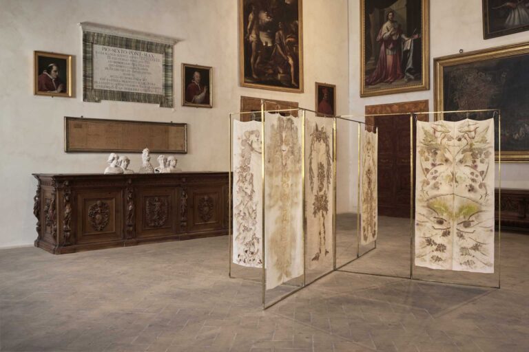 Chiara Camoni, Inizio Fine. Rotondo. Tutte le cose del mondo. Senza titolo, 2024. Installation view at Palazzo Collicola, Spoleto, 2024. Courtesy of the artist and SpazioA, Pistoia. Photo Camilla Maria Santini.