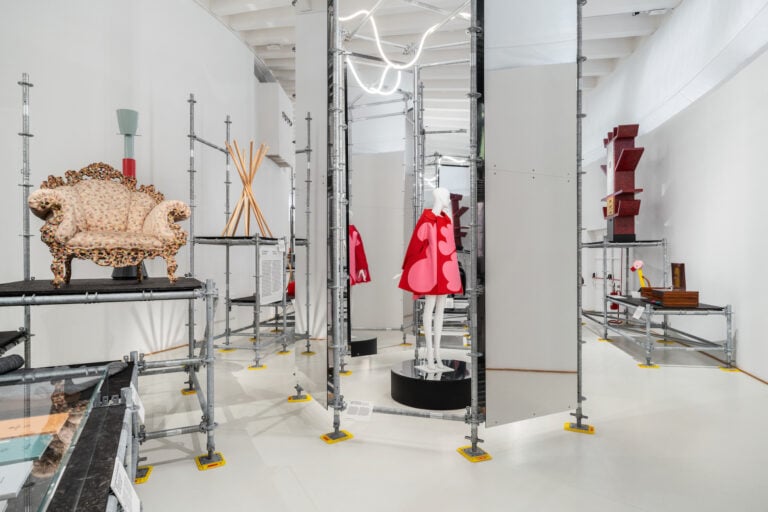 Moda e progetto a confronto al Museo del Design Italiano della Triennale: il nuovo allestimento