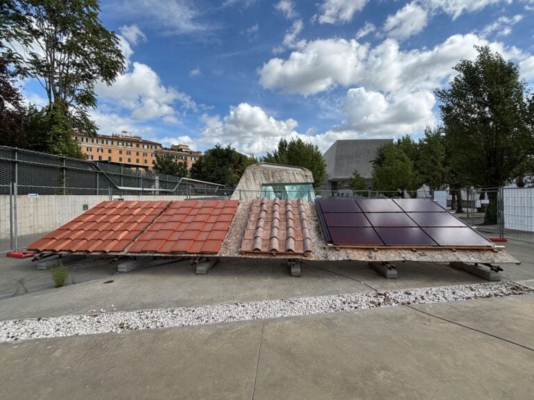 GrandeMAXXI, Cantiere Pilota tegole fotovoltaiche. Photo courtesy Fondazione MAXXI