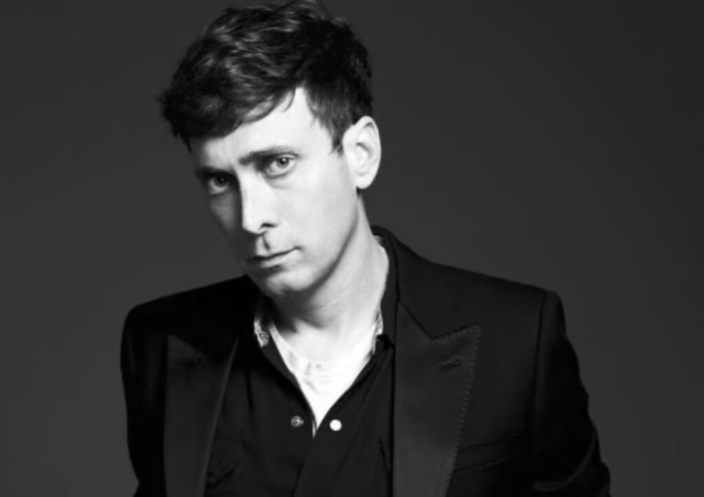 Chi è Hedi Slimane. L’ex direttore creativo di Celine che ha ridefinito gli uomini