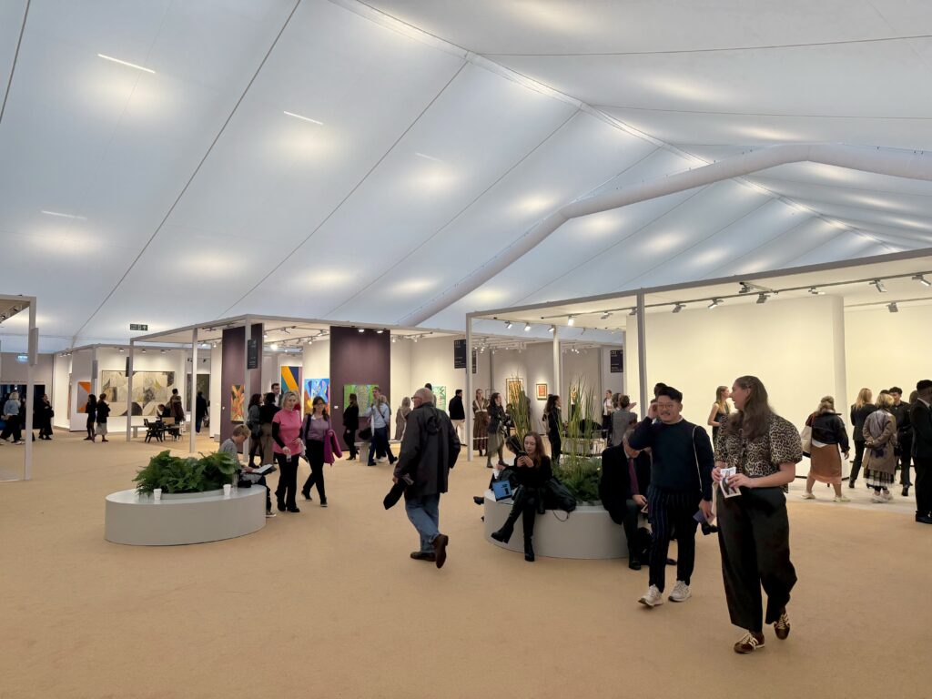 Frieze Masters 2024 a Londra. Le foto durante l’inaugurazione