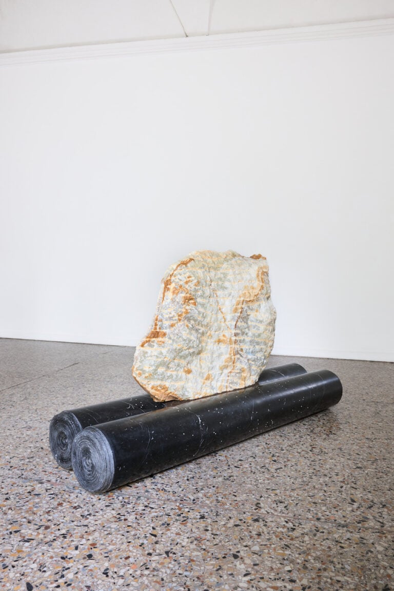 Luciano Fabro, Il giorno mi pesa sulla notte II, 1994-1996, Galleria Christian Stein 2024