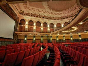 Smentite le cassandre: a Milano il cinema Odeon riaprirà (anche grazie alla Rinascente)