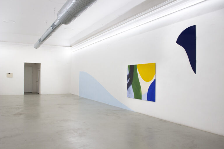 Tra loro, Installation View