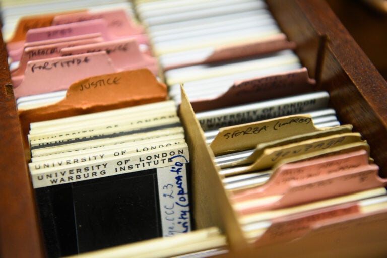 view of the photographic collection photo by matt crossick credit warburg institute Il Rinascimento del Warburg Institute a Londra. Ora è riqualificato e aperto al pubblico