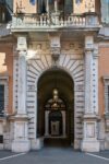 Palazzo Sciarra Colonna, portone, Ph Vinicio Ferri, Courtesy Fondazione Roma