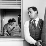 Alberto Sordi e Silvana Mangano in La Mia Signora - episodio L'Uccellino ©Mimmo Cattarinich