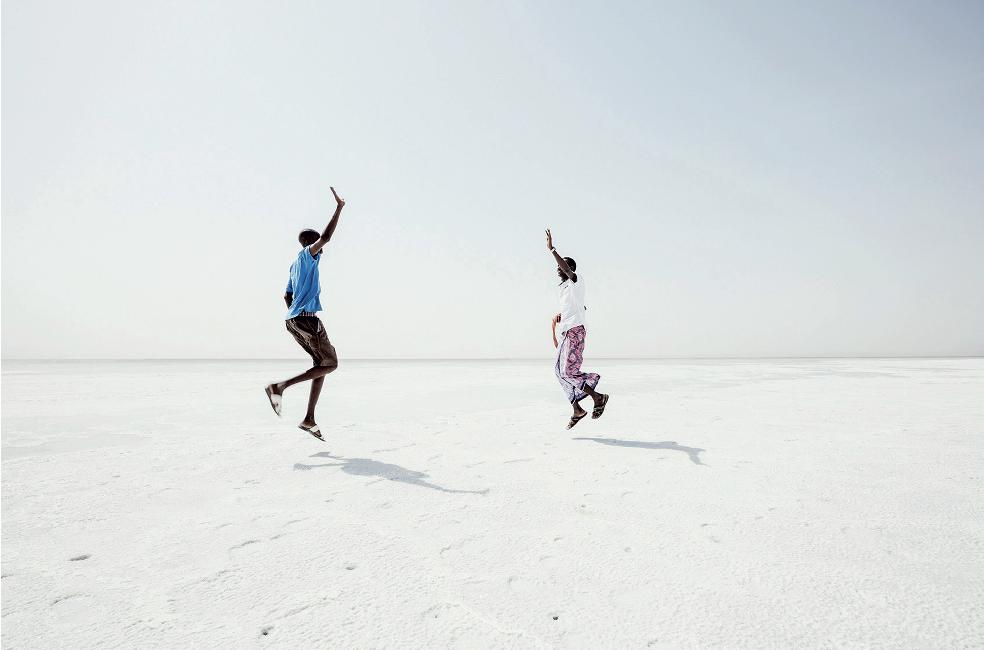 https://www.artribune.com/wp-content/uploads/2024/11/andrea-frazzetta-keke-dance-dalla-serie-danakil-salt-plain-of-assal-ethiopia-2016.png