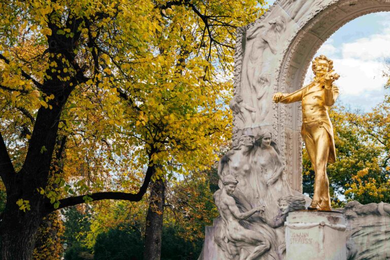 Giovannino dorato, la statua che si trova nello Stadtpark. Foto Julius Hirtzberger, WienTourism