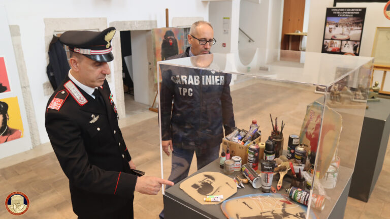 img9827 Oltre 2.100 opere d’arte contemporanea confiscate dai Carabinieri: falsi e ricettazione nell’indagine