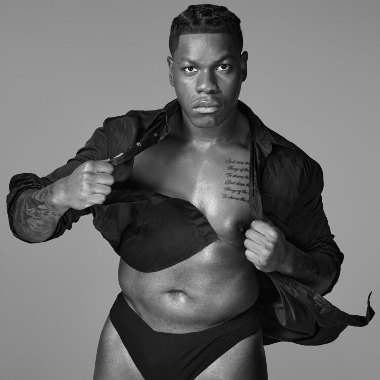 John Boyega ritratto da Ethan James Green per il Calendario Pirelli 2025 © Pirelli