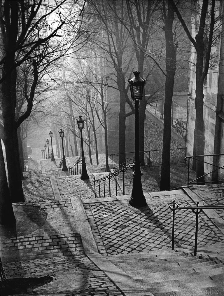 Brassaï, Scalinata a Montmartre, 1937 c. © Estate Brassaï Succession - Philippe Ribeyrolles