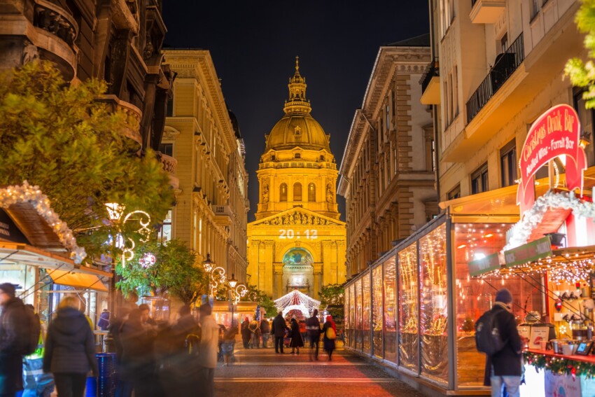 Mercatino di Natale alla Basilica di Santo Stefano a Budapest