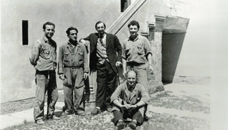 carlo scarpa e le maestranze durante i cantieri per lammodernamento di palazzo zbetellis e gli allestimenti del museo 1954 I 70 anni dell’allestimento del grande Carlo Scarpa a Palazzo Abatellis di Palermo