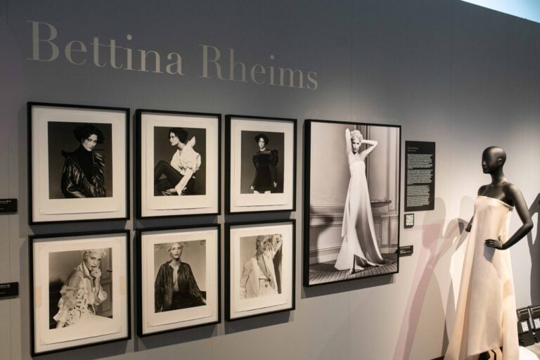 gianfranco ferrei dentro lobiettivo c foto jean claude chincherei a archivi forte di barddsc05735 In Valle D’Aosta una mostra racconta il legame tra lo stilista Gianfranco Ferré e la fotografia di moda