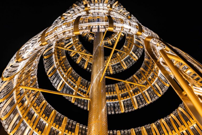 L'albero di Natale di Bulgari in Piazza di Spagna