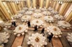 L'allestimento della cena di gala della Prima alla Scala