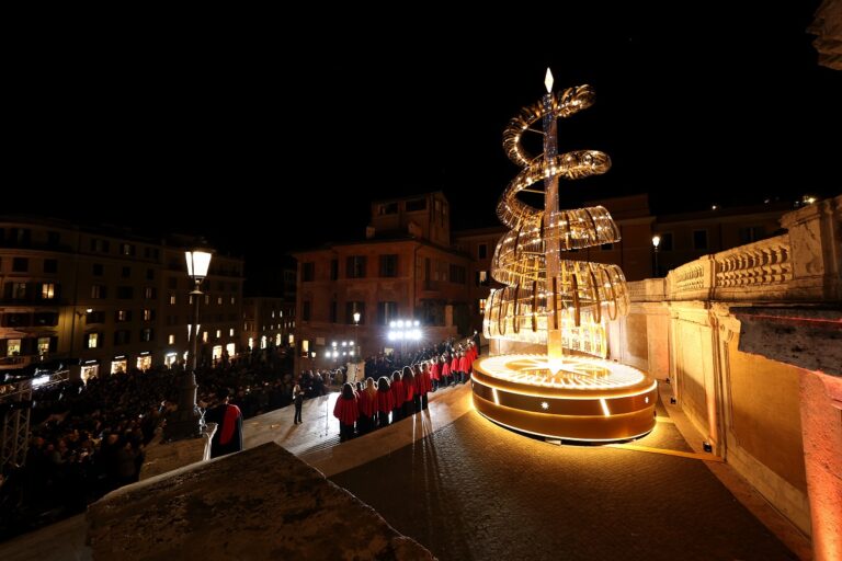 Le luminarie di Bulgari a Roma. Photo Daniele Venturelli