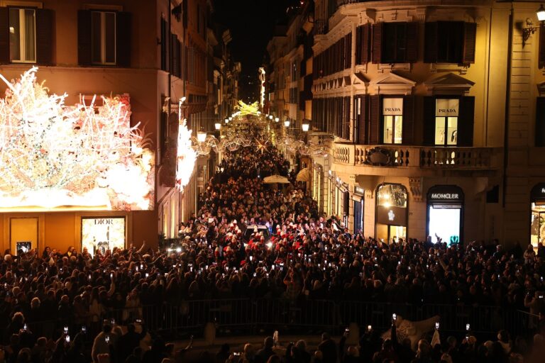 Le luminarie di Bulgari a Roma. Photo Daniele Venturelli