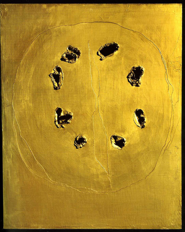 Lucio Fontana, Concetto spaziale, 1964, olio su tela, Fondazione Prada, Milano; © Fondazione Lucio Fontana, Milano