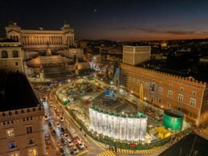 Foto e video della prima spettacolare installazione d’arte nel cantiere della metro a Piazza Venezia a Roma