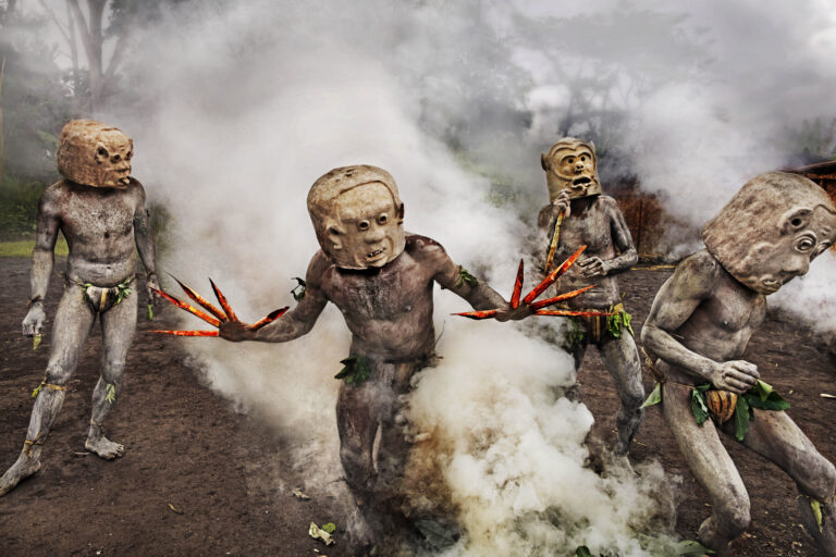 Geremiyaka Village, Papua New Guinea, 2017 Foto Steve McCurry