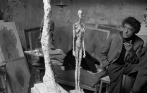 La scultura di Giacometti a confronto con l’arte contemporanea: tre mostre al Barbican di Londra