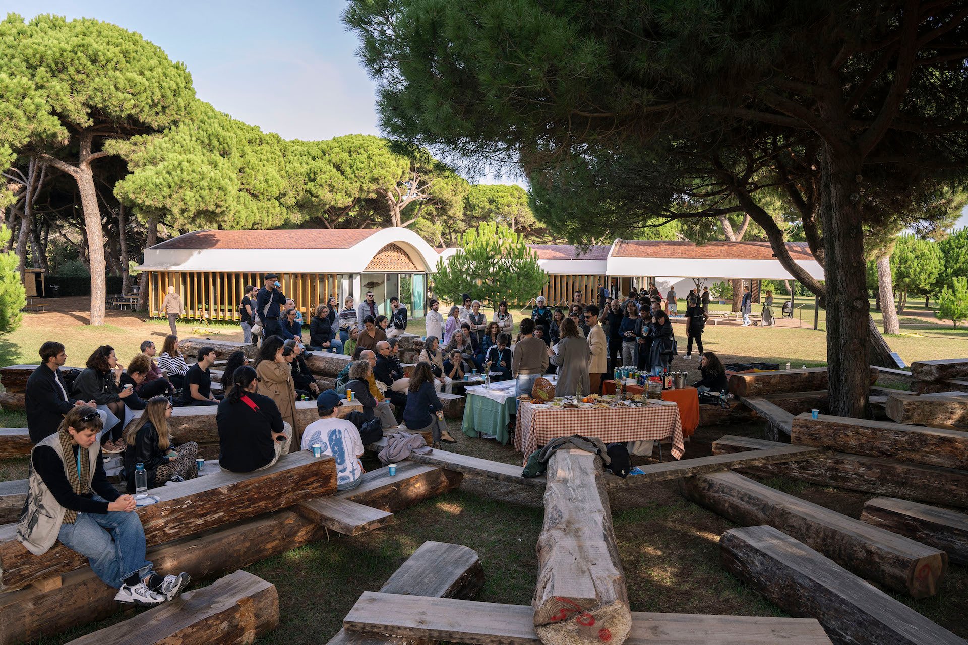 Casa Gomis durante Manifesta 15.  Photo © Manifesta 15 Barcelona Metropolitana Helena Roig