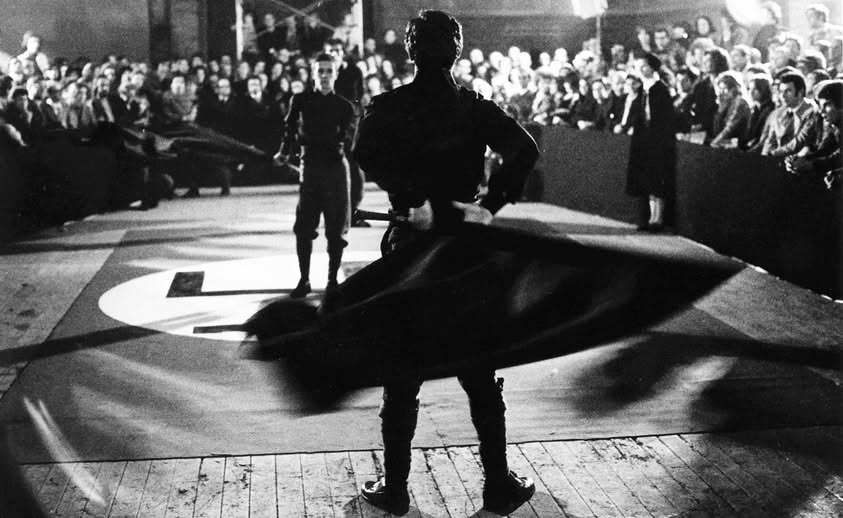 Fabio Mauri, “Che cosa è il fascismo,” 1971. Performance, Stabilimenti Safa Palatino, Roma. Photo Marcella Galassi. Courtesy the Estate of Fabio Mauri and Hauser & Wirth 