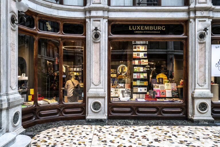 La storica libreria Luxemburg di Torino trasloca. Ora c’è anche la caffetteria di design