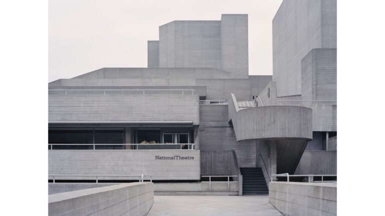 national theatre londra photo by rory gardiner 1 Moda e brutalismo: c’è un connubio tra estetica e avanguardia