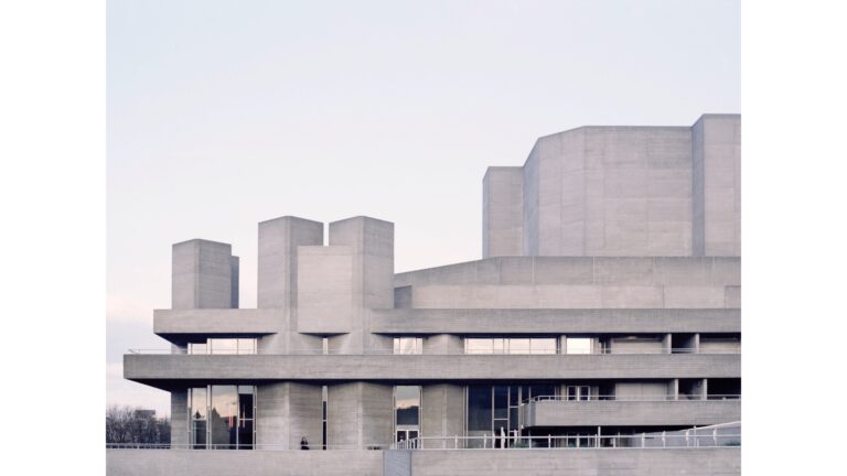 national theatre londra photo by rory gardiner 8 Moda e brutalismo: c’è un connubio tra estetica e avanguardia