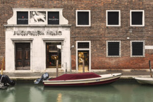 A Murano apre una nuova galleria d’arte dedicata al vetro e alle sue declinazioni contemporanee 