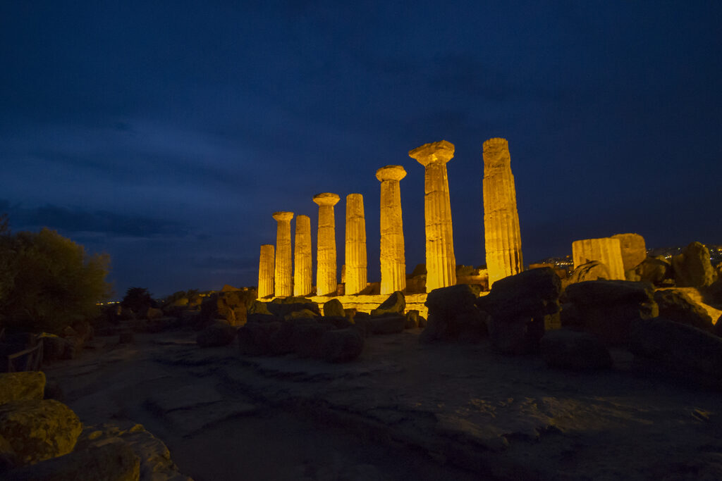 valle dei templi agrigento L’Efebo d’Oro e il Convegno di Studi Pirandelliani. Agrigento Capitale forse si riprende le due manifestazioni