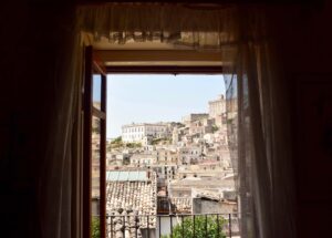 Nella casa del poeta Quasimodo a Modica. Che ora diventa museo regionale