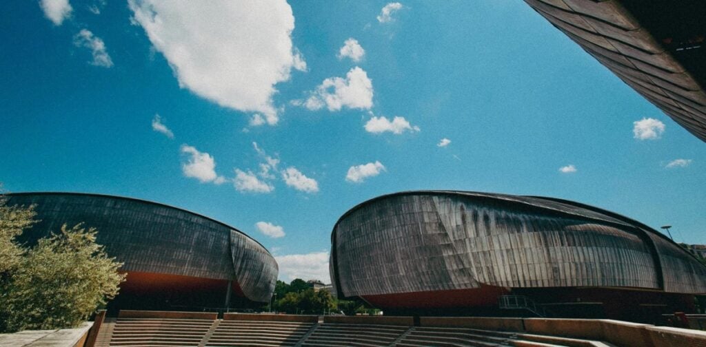 Lavorare nell’arte: opportunità da Forte di Bard, Saatchi Yates, Fondazione Musica per Roma