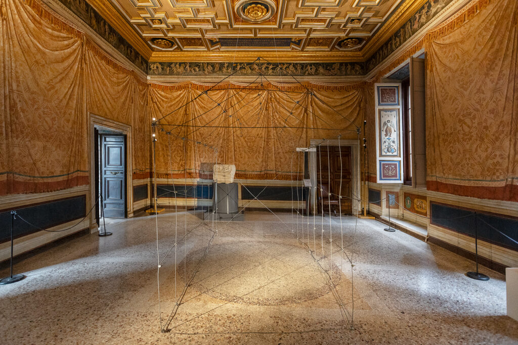 Gianfranco Baruchello, Mondi possibili, installation view a Villa Farnesina, Roma, 2025 © Alessia Calzecchi