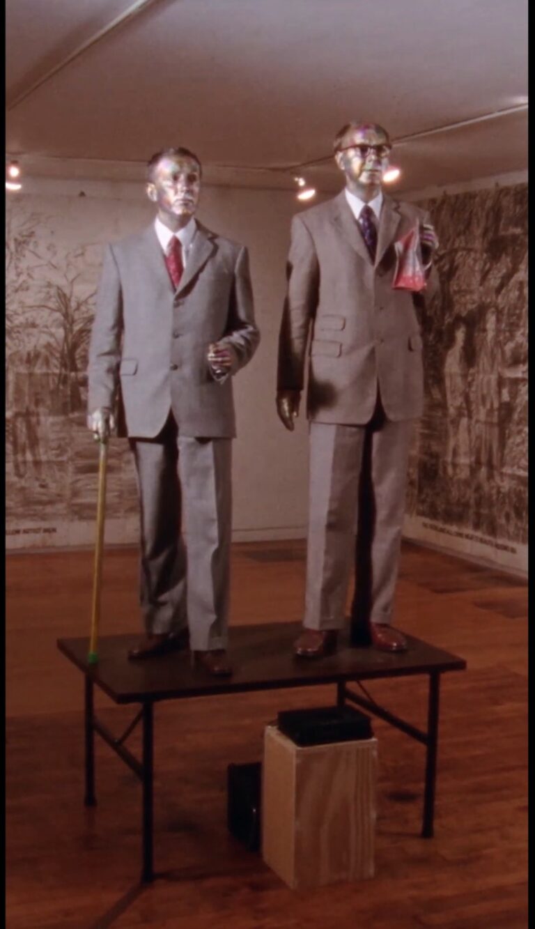 Gilbert & George, frame dal video Our New Sculpture (Singing Sculpture), 1969.