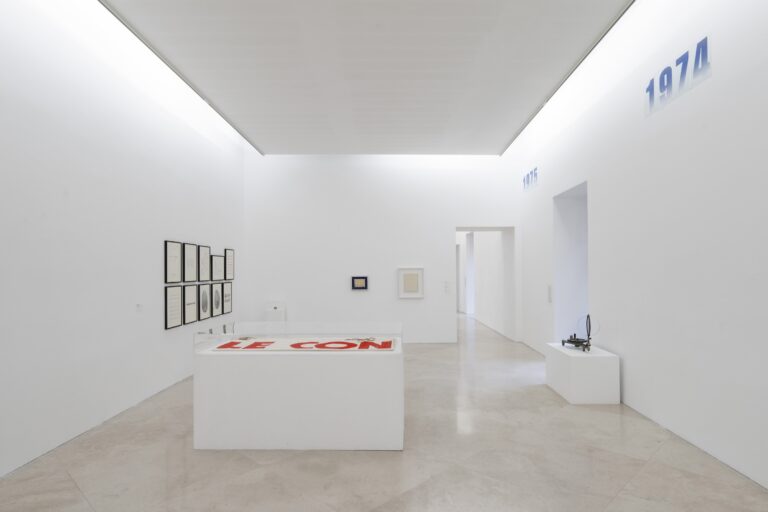 Gli anni. Episodi di storia dell’arte a Napoli dagli Anni Sessanta a oggi, installation view at Madre, Napoli, 2025. Photo Amedeo Benestante.