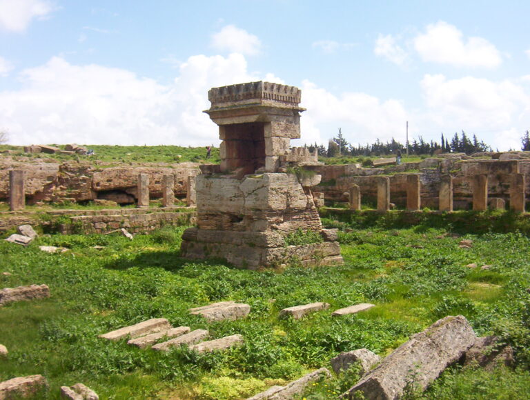 La piscina sacra di Amrit, città di origine fenicia, Tartus 2006. Photo Ghiath Rammo