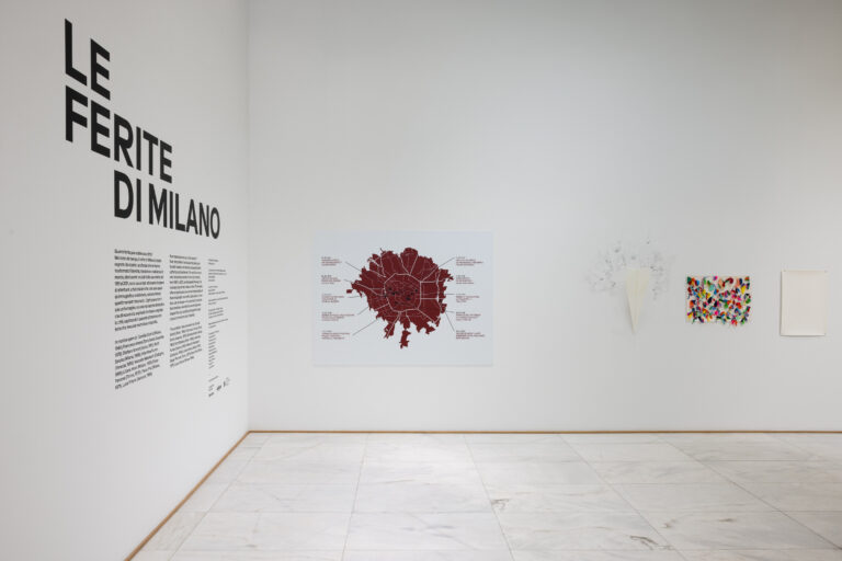 Le ferite di Milano, installation view at Triennale Milano, 2025. Photo Gianluca Di Ioia. Courtesy Triennale Milano