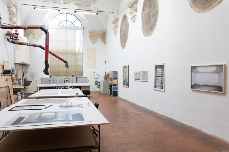 Luca Vitone, Identificazione del luogo, installation view at LabOratorio degli Angeli, Bologna, 2025. Photo © Francesco Rucci