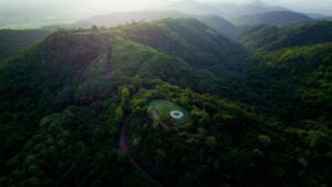 In Thailandia ha aperto un parco di sculture immerso nella foresta