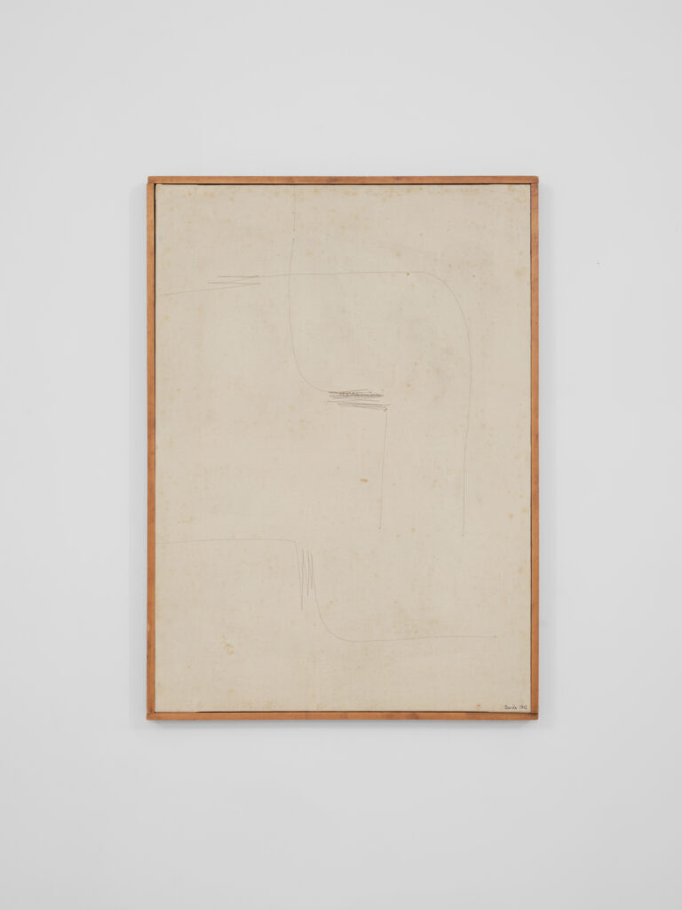 Nuvolo,Senza titolo (Diagramma), 1962. Righetta a macchina su tela preparata, 69,5 x 50 cm. Palazzo Collicola, Spoleto. Photo Giuliano Vaccai