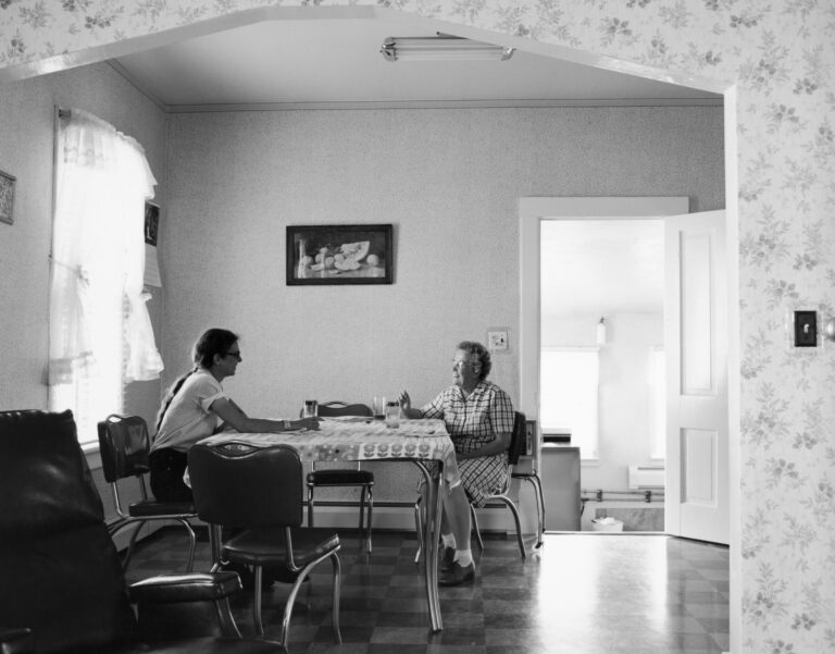 Robert Adams, Kerstin and Mrs. Leslie Ross, on the Ross Farm, near Peetz, Colorado, 1973. Collection Massimo Orsini © Robert Adams, courtesy Fraenkel Gallery, San Francisco