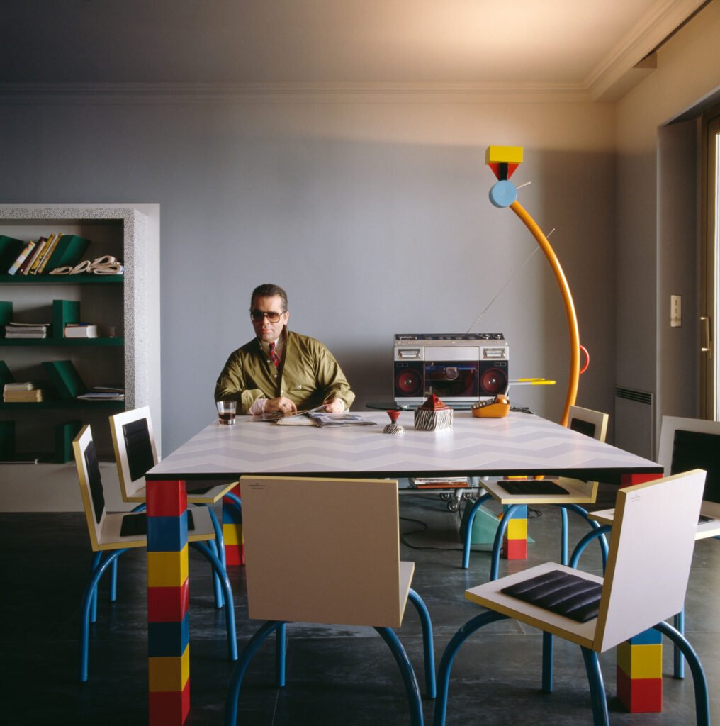 Photo Jacques Schumacher. Suvretta by Ettore Sottsass (1981), ©Memphis Riviera by Michele de Lucchi (1981), ©Memphis Pierre by George J. Sowden (1981), ©Memphis Hilton by Javier Mariscal (1981), ©Memphis Treetops by Ettore Sottsass (1981), ©Memphis