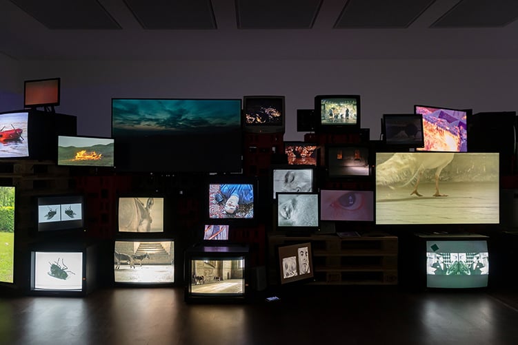 Douglas Gordon © Studio lost but found/VG Bild-Kunst, Bonn, Germany / SIAE 2025. Photo Lucy Dawkins. Courtesy Gagosian