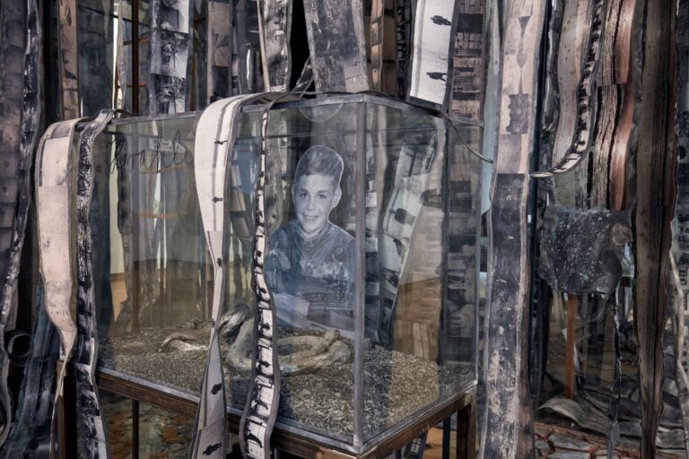 Anselm Kiefer, Steigend, steigend, sinke niede, 2019. Courtesy of the artist and White Cube. In Anselm Kiefer - Sag mir wo die Blumen sind, Stedelijk Museum Amsterdam & Van Gogh Museum, 2025. Photo: Michael Floor.