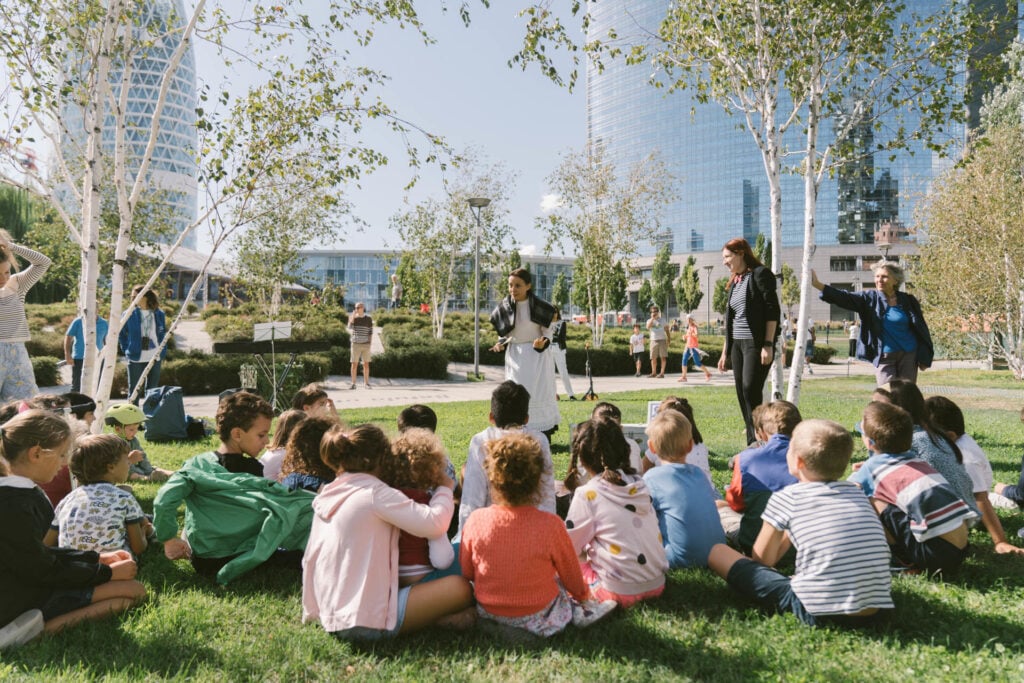 Ecologia, multiculturalità, meraviglia (e un roseto!). Il programma 2025 alla Biblioteca degli Alberi di Milano