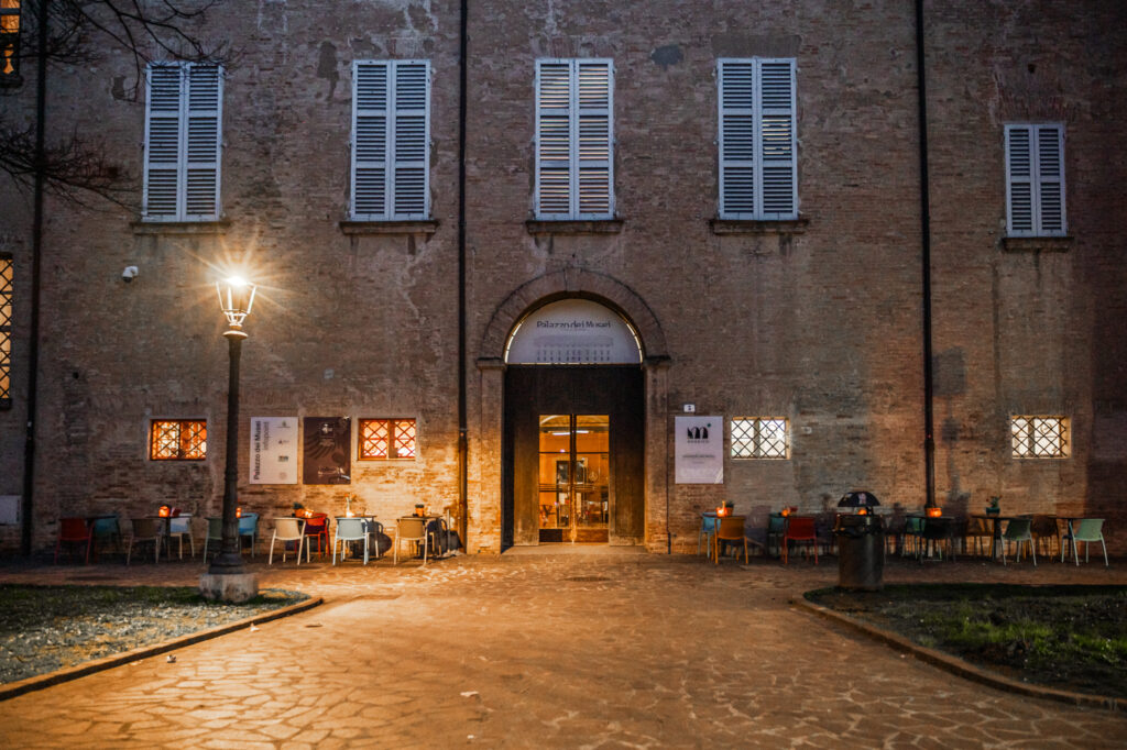 A Modena il Palazzo dei Musei ha un nuovo ristorante da provare. Apre Bar Mosaico